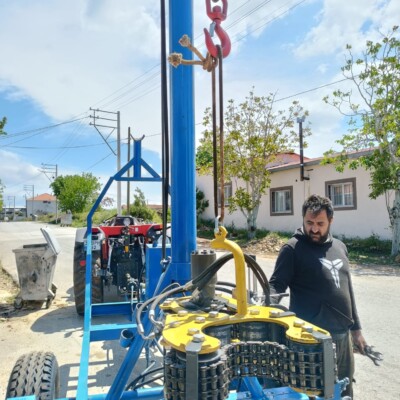 Derin kuyu dalgıç pompa sökme ve indirme vinçi